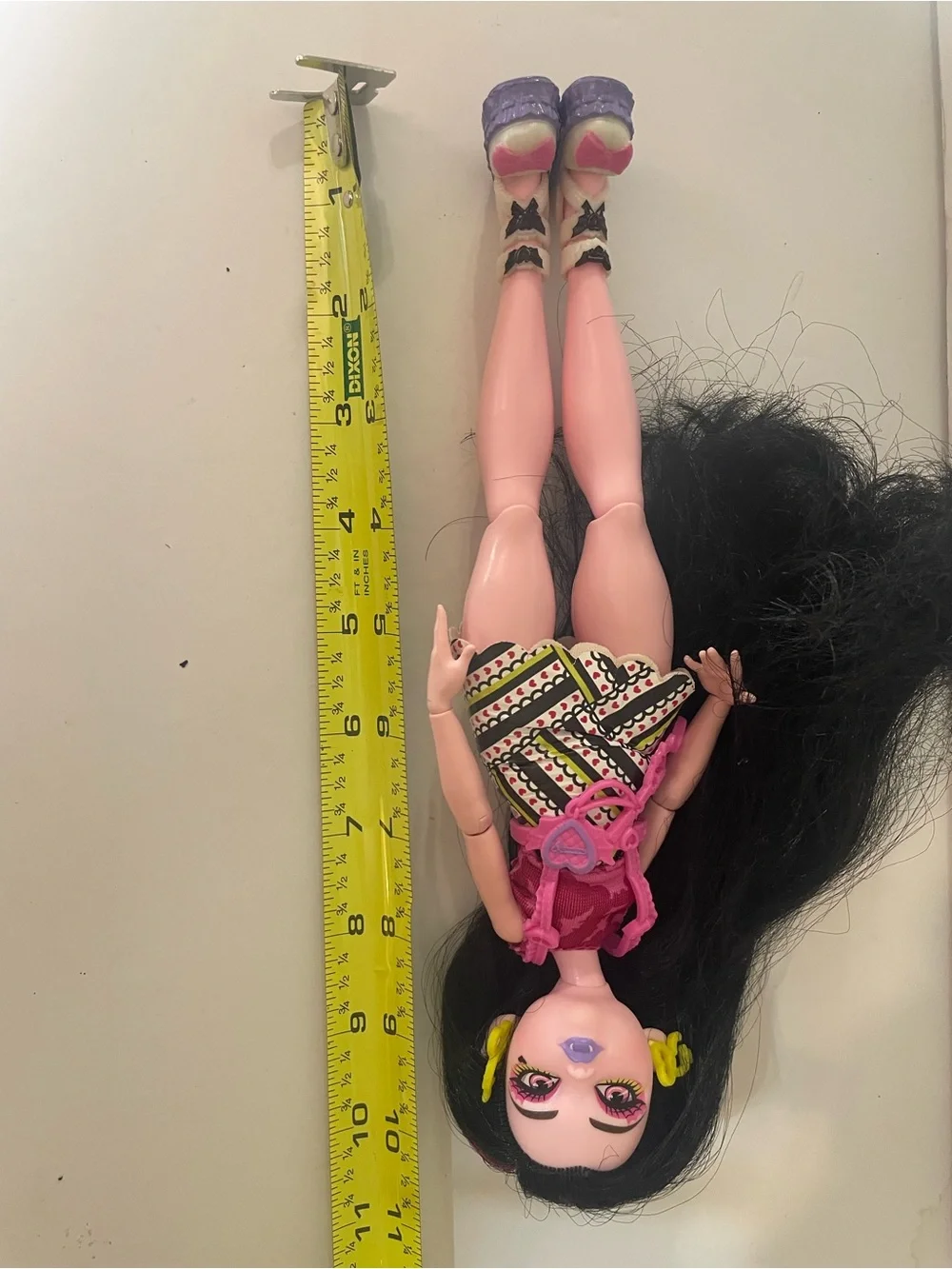 Monster High Doll Draculaura Skulltimate Secrets Neon Frights